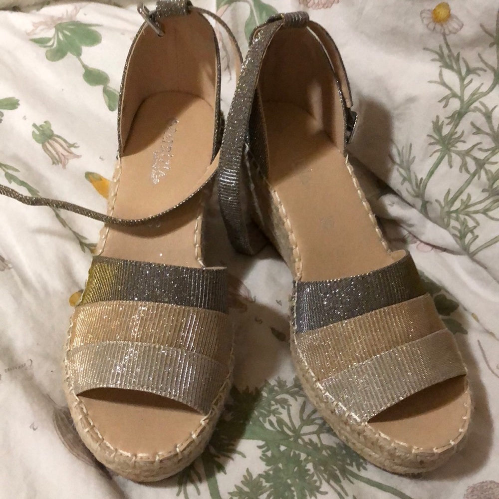 Glittery wedges !
